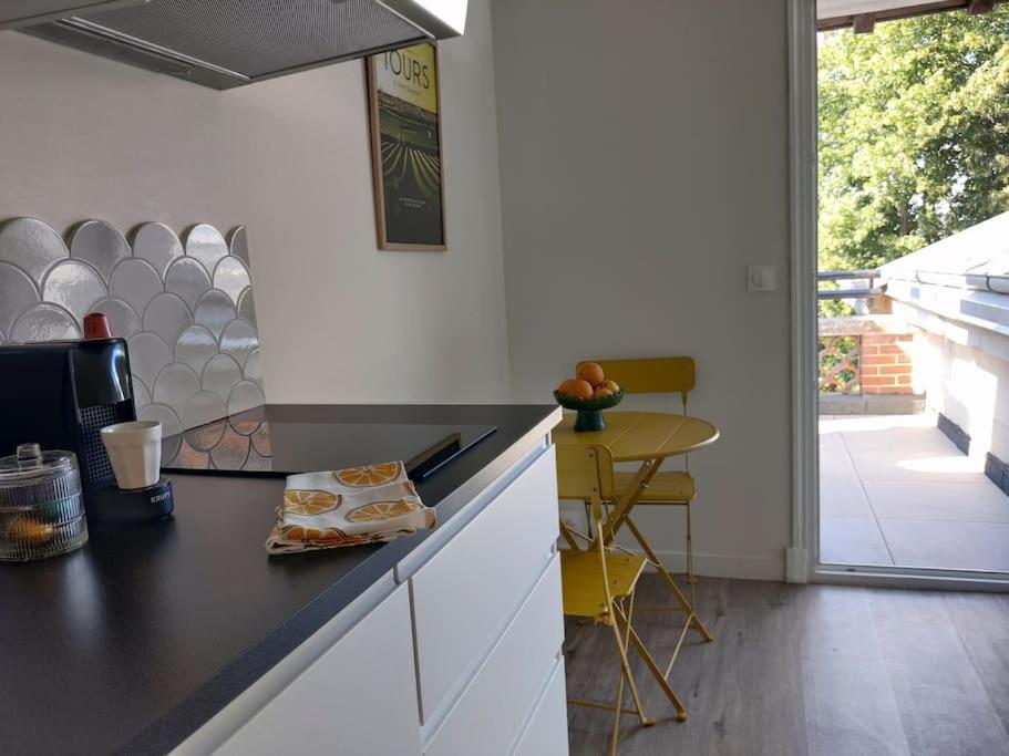 Bel Appart Renove Avec Terrasse Saint-Avertin Eksteriør billede
